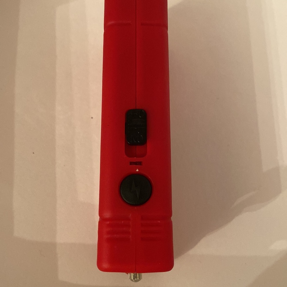 Red taser ❤️ - Picture 6 of 7